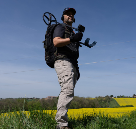 XP ICON-X Metal Detector Advanced Wireless Multi-Frequency Detector with FMF® Technology & Carbon Stem All-Terrain Performance