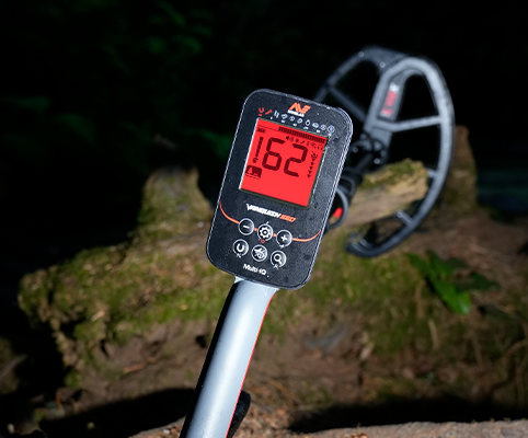 Minelab Vanquish 560 Metal Detector – Multi-IQ™ Simultaneous Frequency, Waterproof Metal Detector With  Wireless Audio